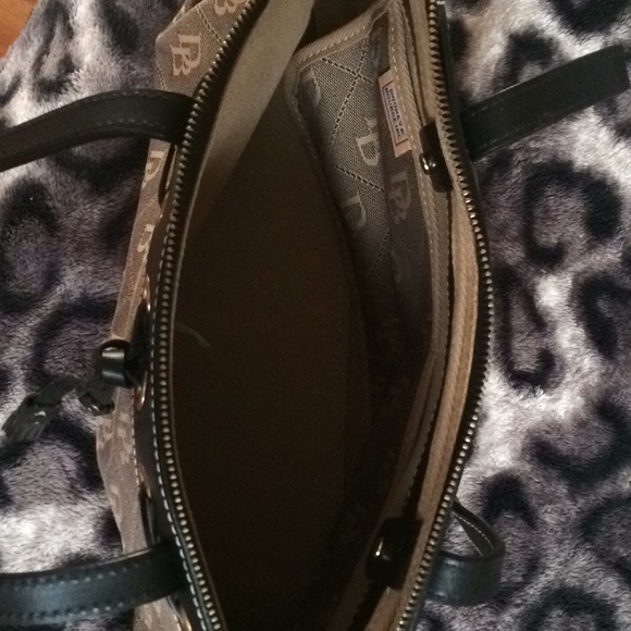 Dooney&Bourkey bag. - Picture 2 of 3